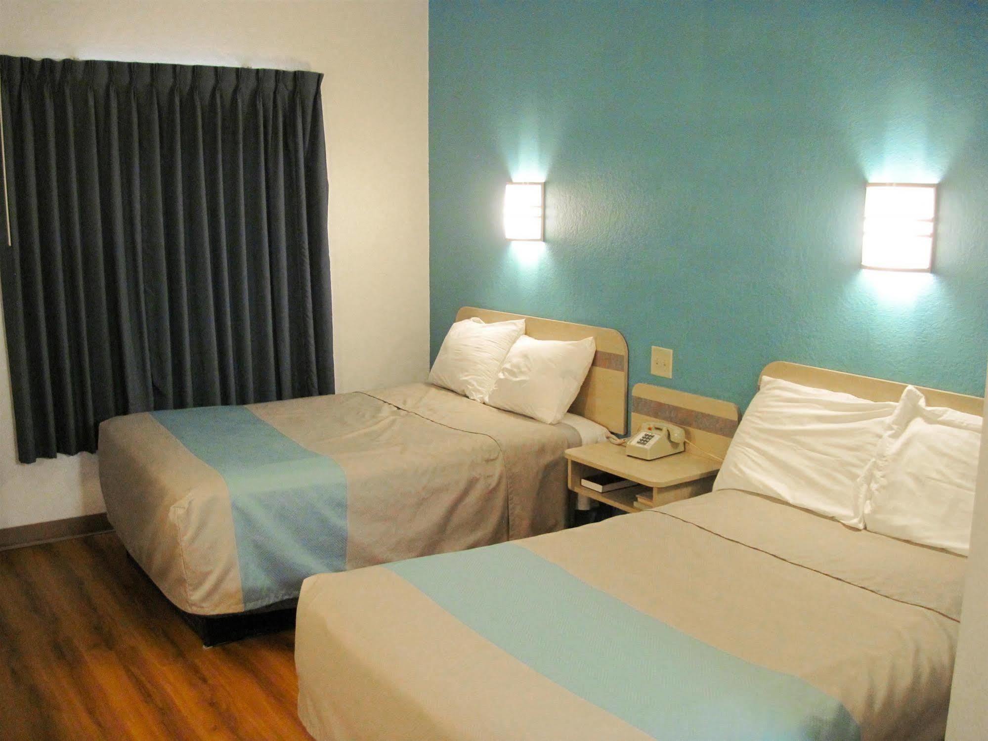 Motel 6-Avoca, Ia Exteriér fotografie